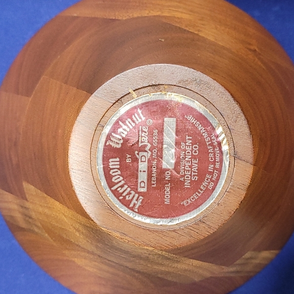 DID WARE | Heirloom Walnut Wood Bowls - Model 1011 - Picture 7 of 10